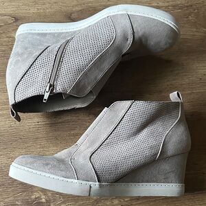 Women's Beige Wedge Sneakers